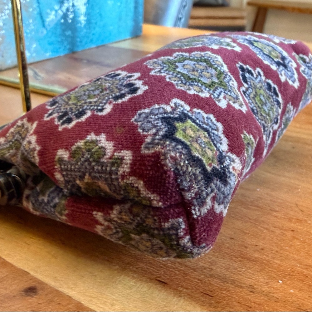 Vintage Floral Tapestry Italian Coin Purse w/Kiss-Lock Clasp - Picture 7 of 10